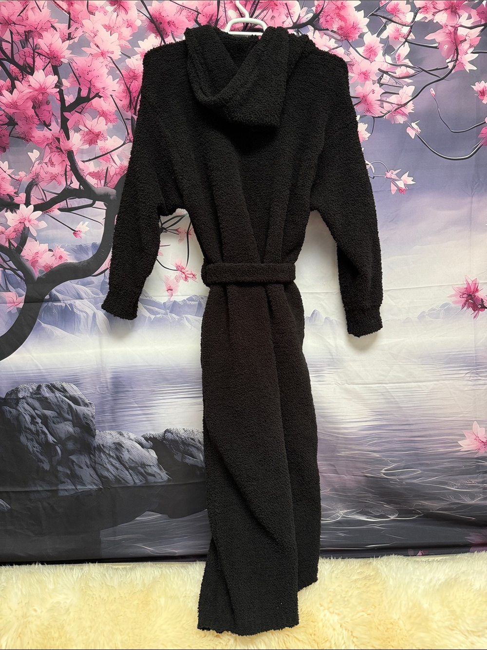 🤩NWT🫶LONG!Deep black VICTORIAS SECRET SOLD OUT Black Hooded Fuzzy robe w/Belt! - Picture 9 of 9